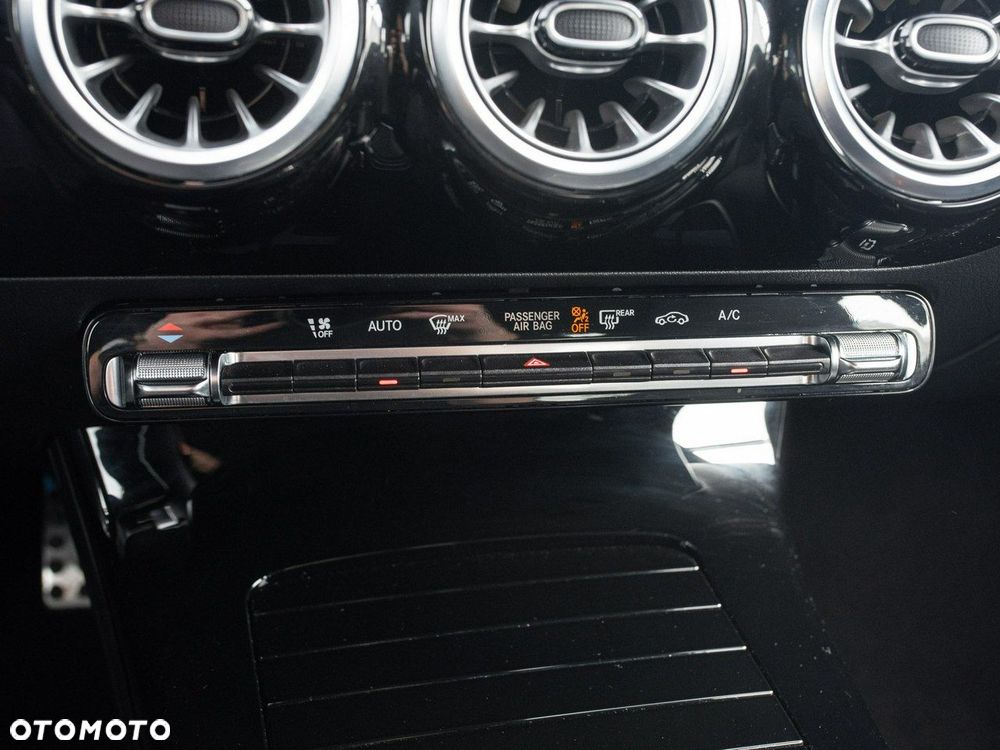 Mercedes-Benz CLA 200 mHEV 7G-DCT - 18