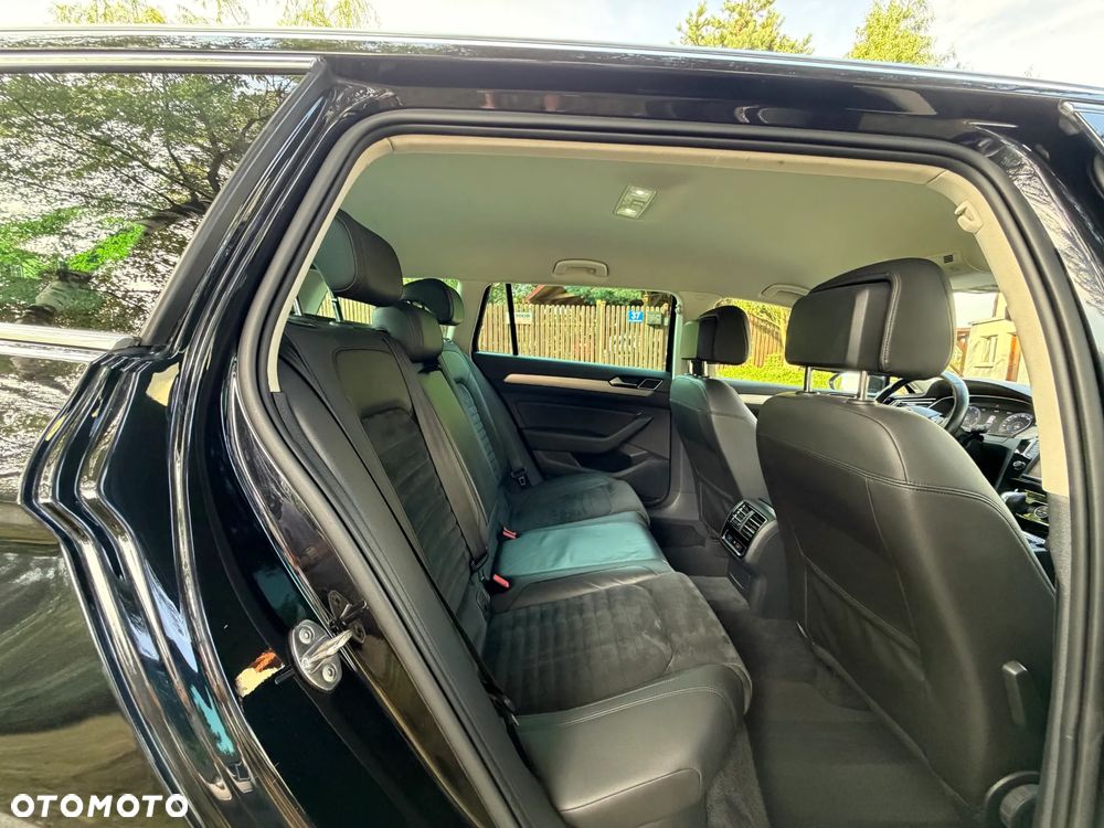 Volkswagen Passat 1.6 TDI SCR DSG - 30