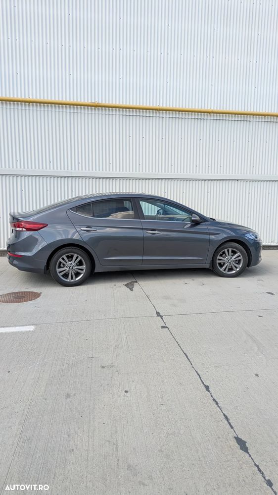 Hyundai Elantra 1.6 CRDI Highway - 3
