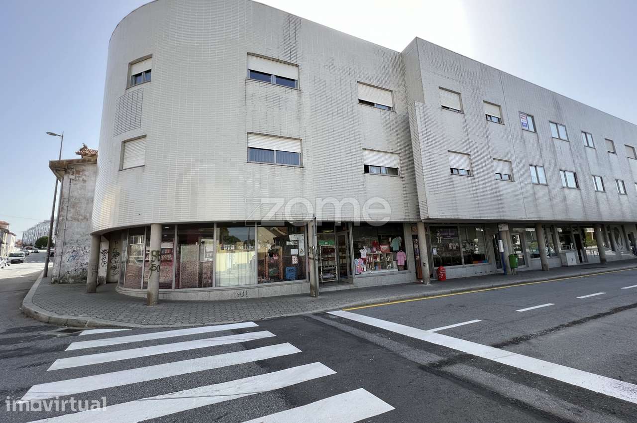 Espaço Comercial p/ investimento | Valadares, V. N. de Gaia