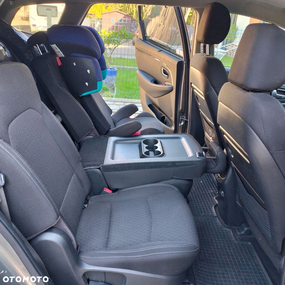 Kia Carens 1.6 GDI L - 22