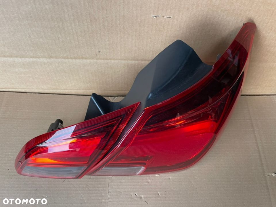 Opel Corsa e lampa tył prawa strona kpl - 3