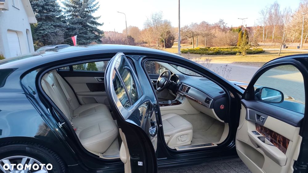 Jaguar XF 3.0 V6 Luxury - 37