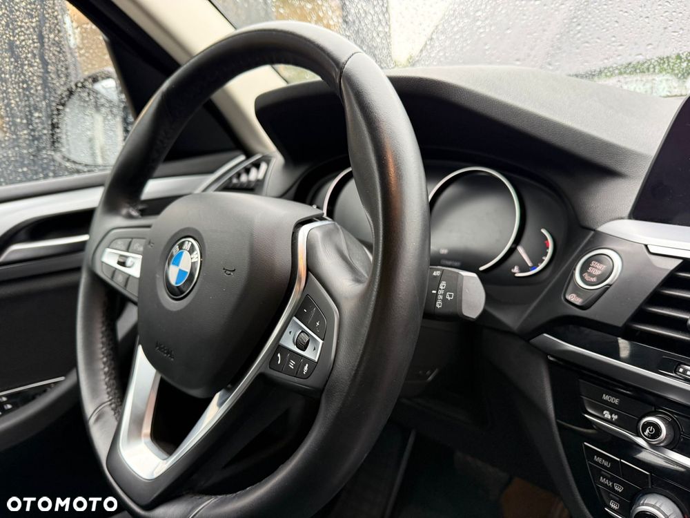 BMW X3 xDrive20i Advantage - 15