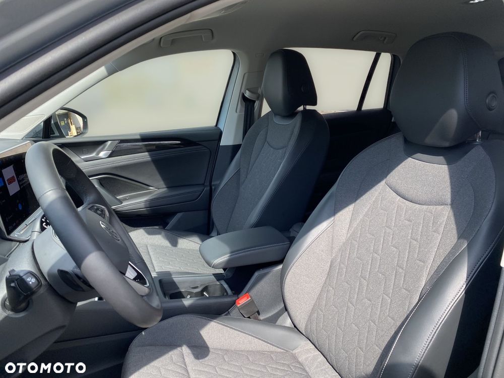 Volkswagen Tiguan - 12