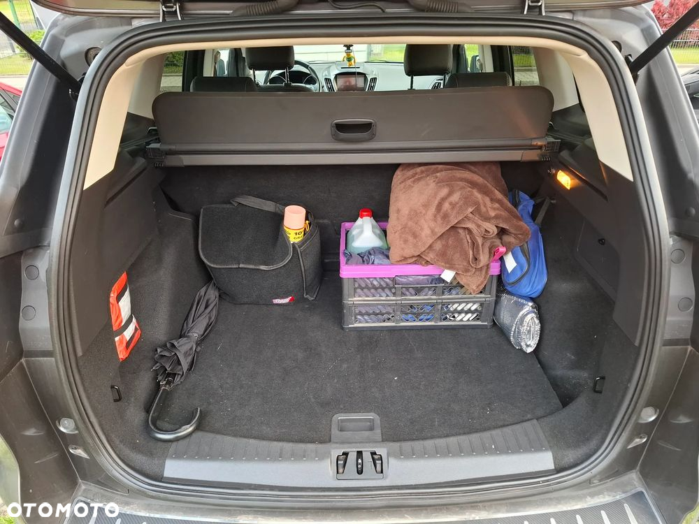 Ford Kuga - 31