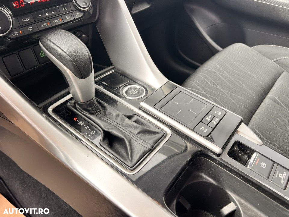 Mitsubishi Eclipse-Cross - 11