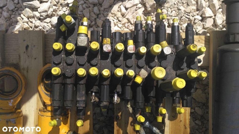 Rozdzielacz hydrauliczny Rexroth 172481- 74101, Ey31003 Yanmar ViO 20 25 - 1