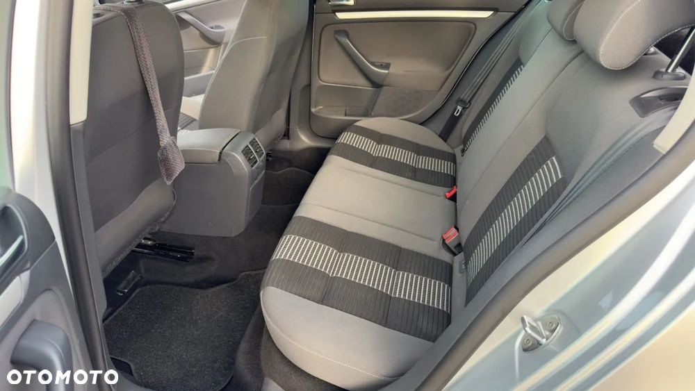Volkswagen Golf 1.6 United - 9