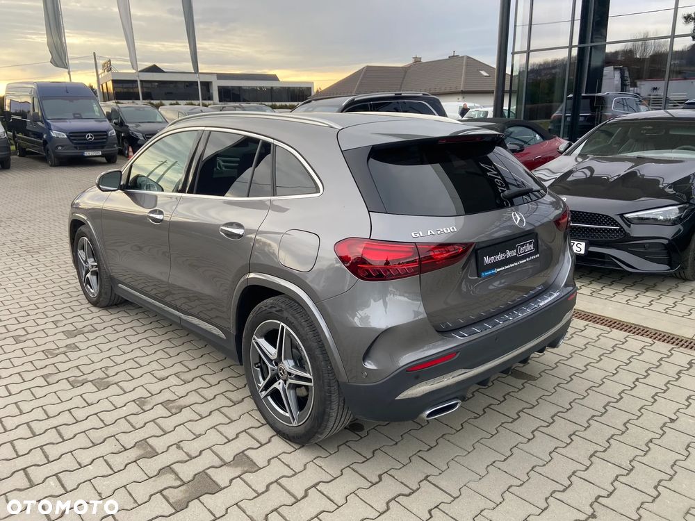 Mercedes-Benz GLA 200 AMG Line - 4