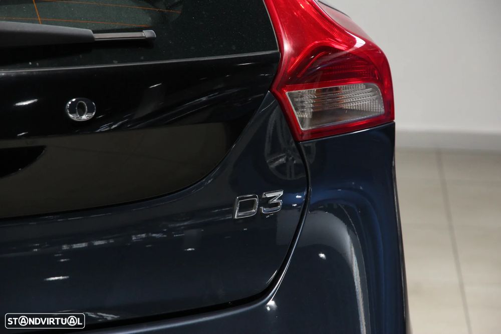 Volvo V40 2.0 D3 Inscription - 22