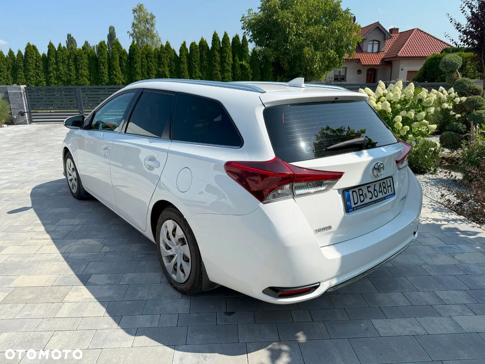 Toyota Auris 1.6 D-4D Dynamic - 2