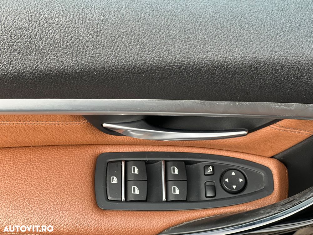 BMW Seria 3 318d Edition Luxury Line Purity - 24