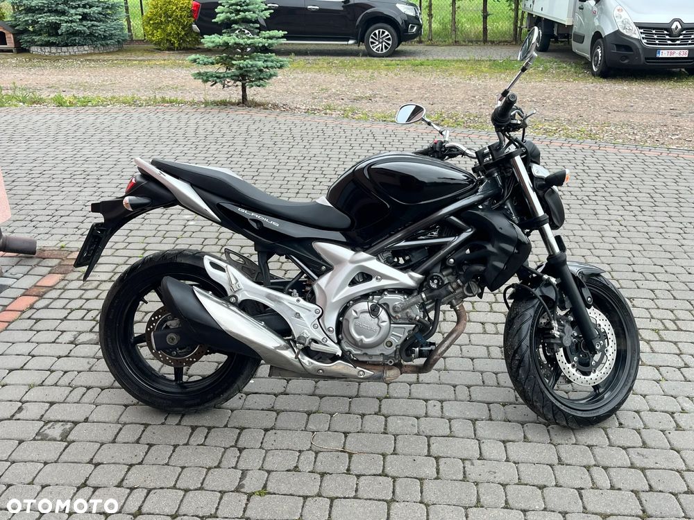 Suzuki Gladius - 3