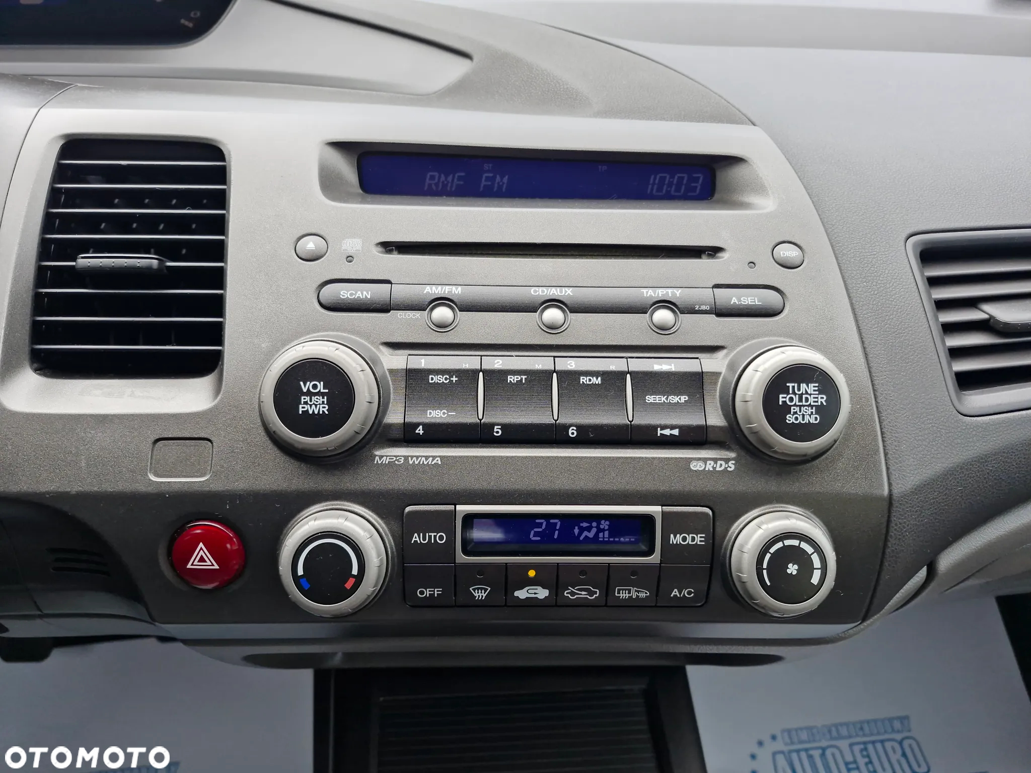 Honda Civic 1.8 Comfort - 28