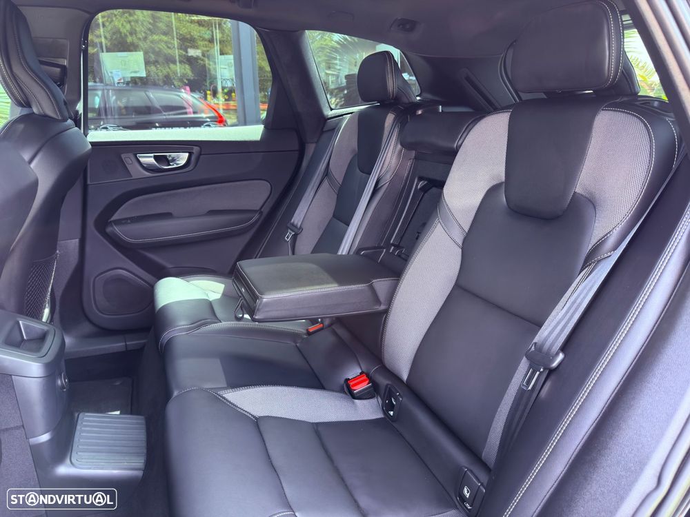 Volvo XC 60 2.0 T6 PHEV Black Edition AWD - 23
