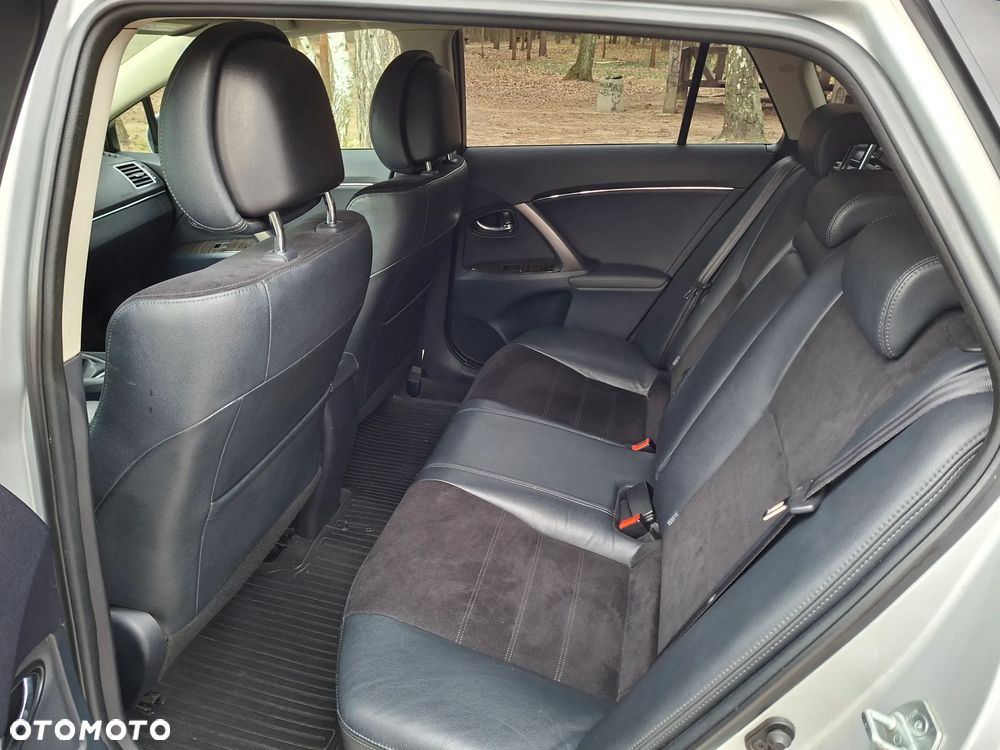 Toyota Avensis 2.0 D-4D Sol - 15