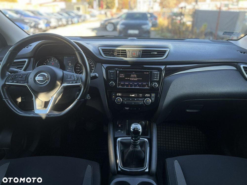 Nissan Qashqai 1.3 DIG-T N-Connecta EU6d - 18