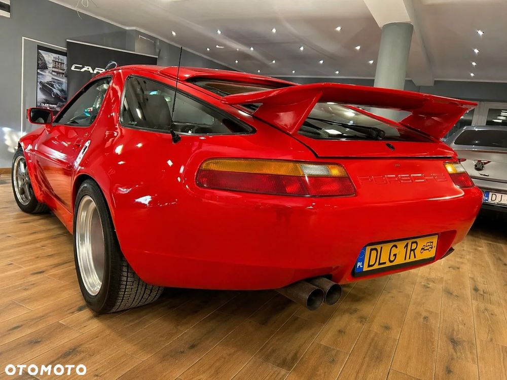Porsche 928 - 4