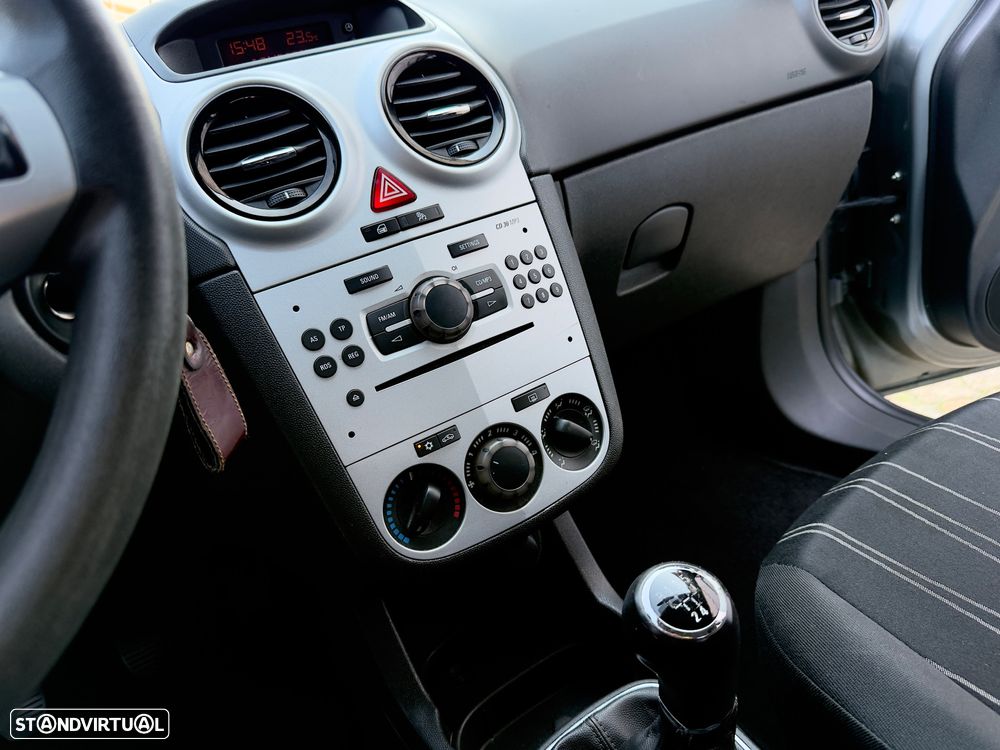 Opel Corsa 1.2 Enjoy - 43