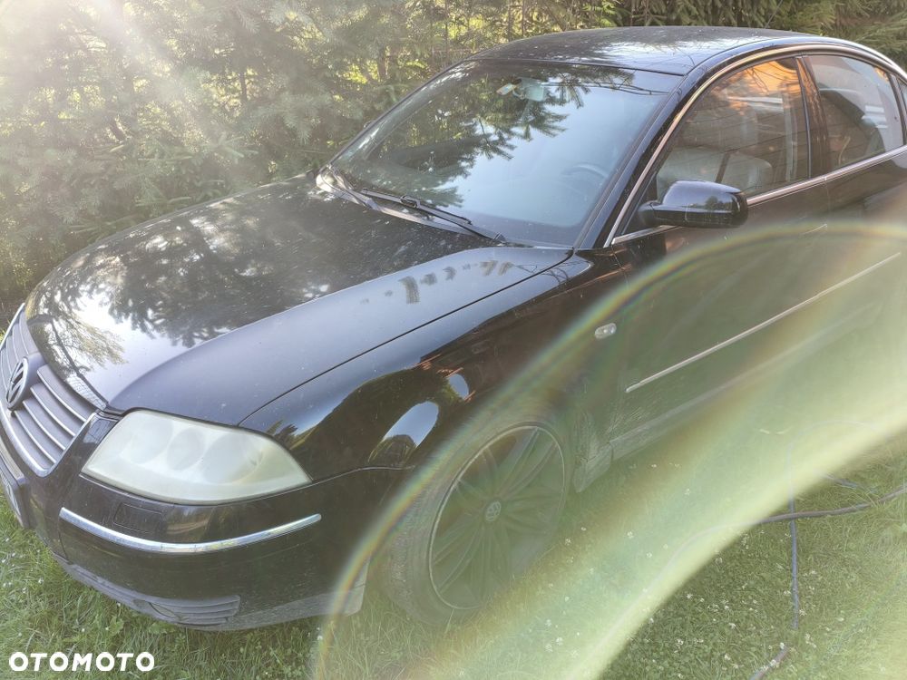 Volkswagen Passat - 1