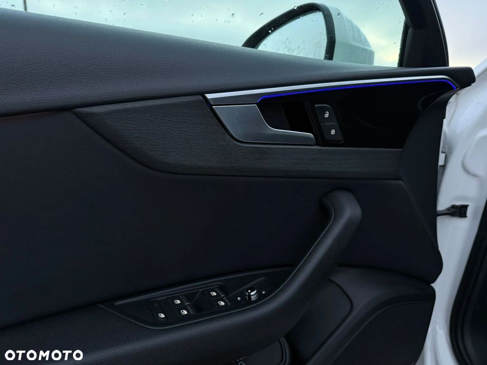 Audi A4 Avant 30 TDI S tronic S line - 14