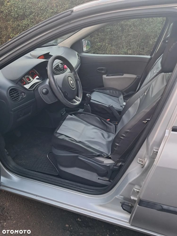 Renault Clio - 6