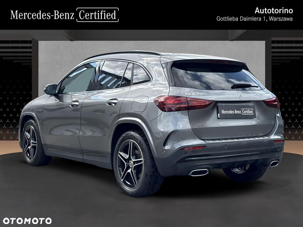 Mercedes-Benz GLA - 4