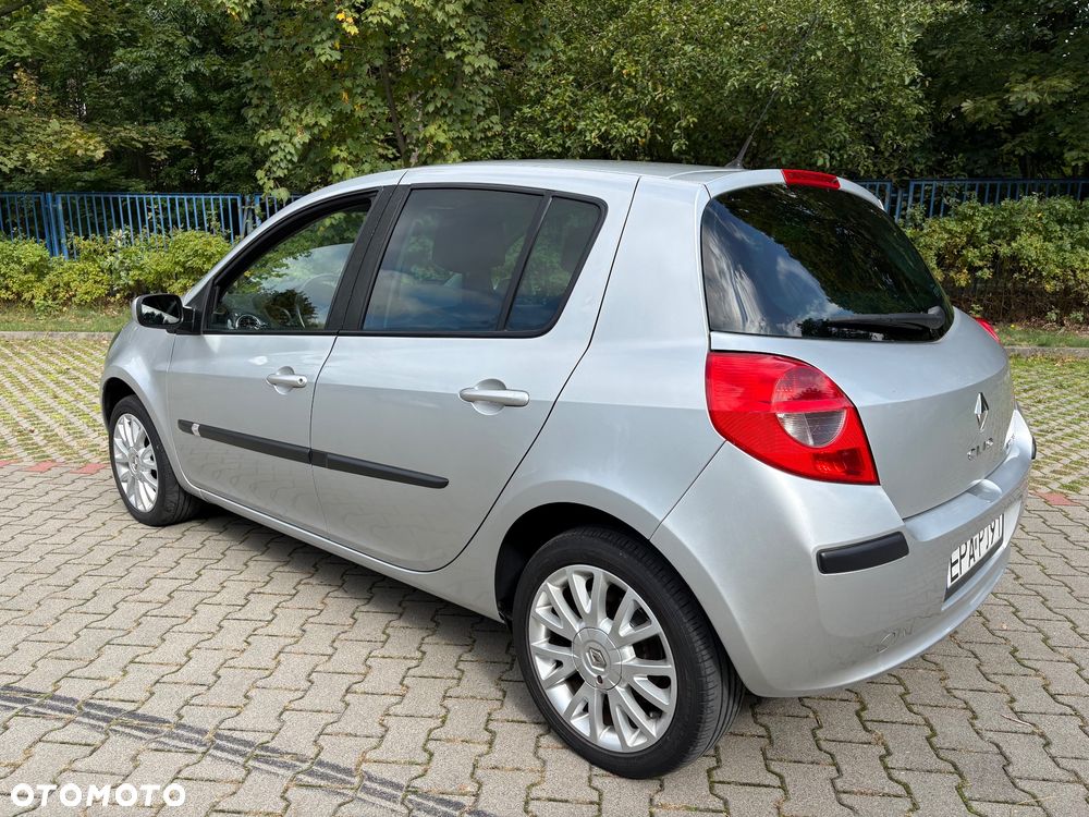 Renault Clio - 2