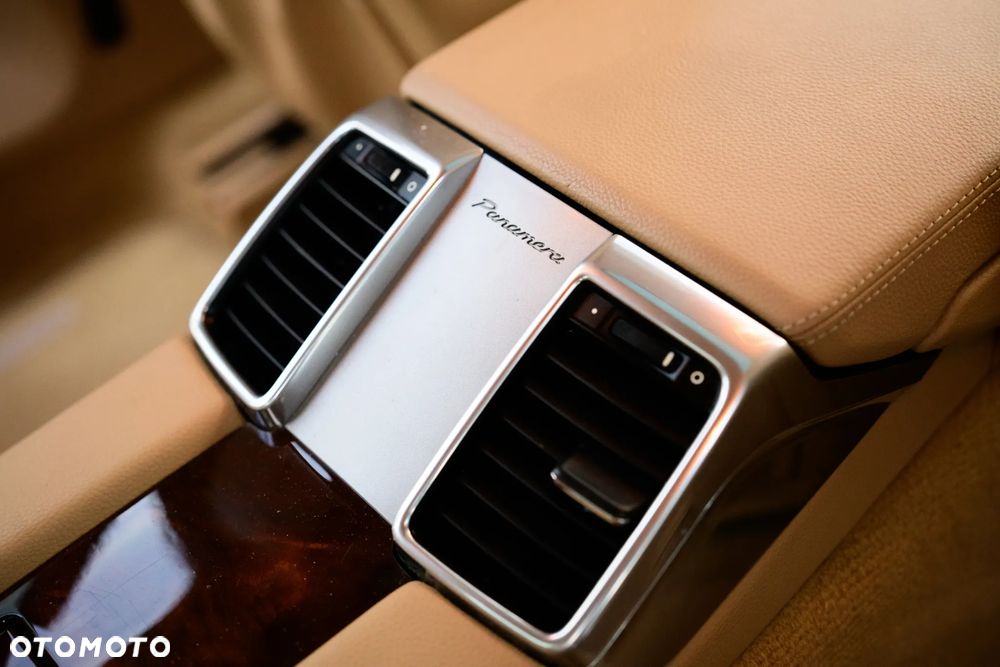 Porsche Panamera - 29