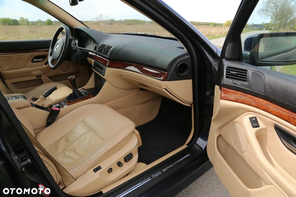 BMW Seria 5 530i Touring Edition Sport - 24