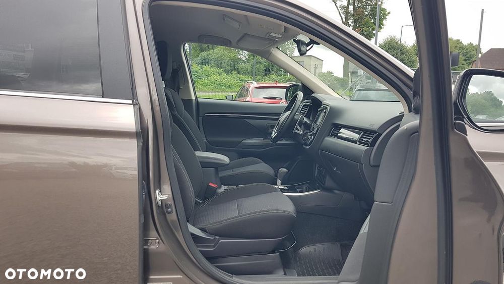 Mitsubishi Outlander 2.0 2WD CVT Spirit - 28