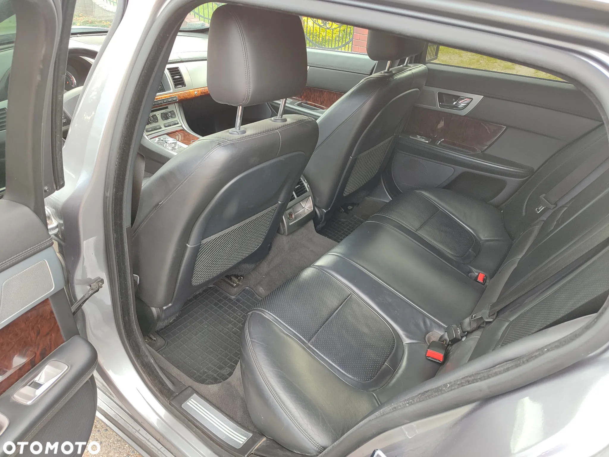 Jaguar XF 2.2 D Luxury - 6