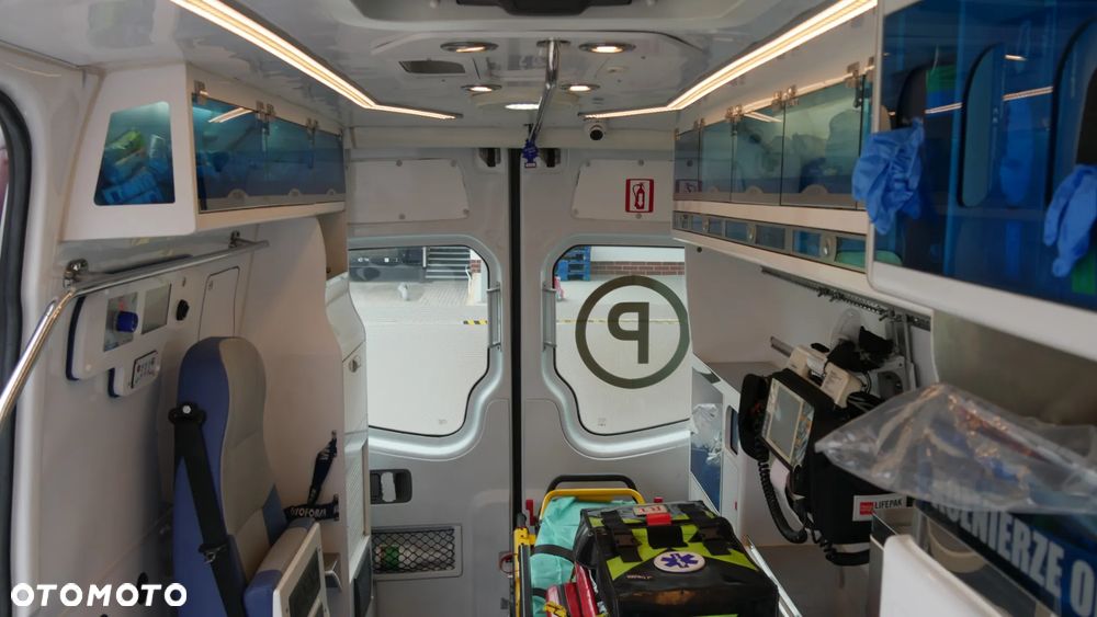 Mercedes-Benz Sprinter Ambulans - 7