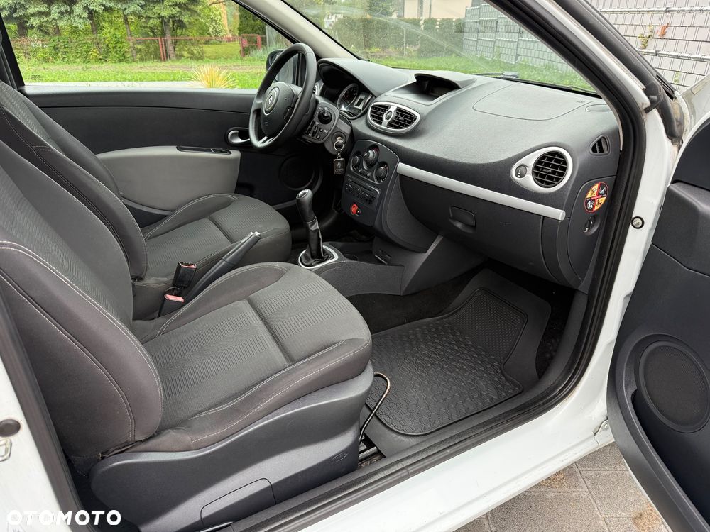 Renault Clio 1.2 16V Authentique - 8