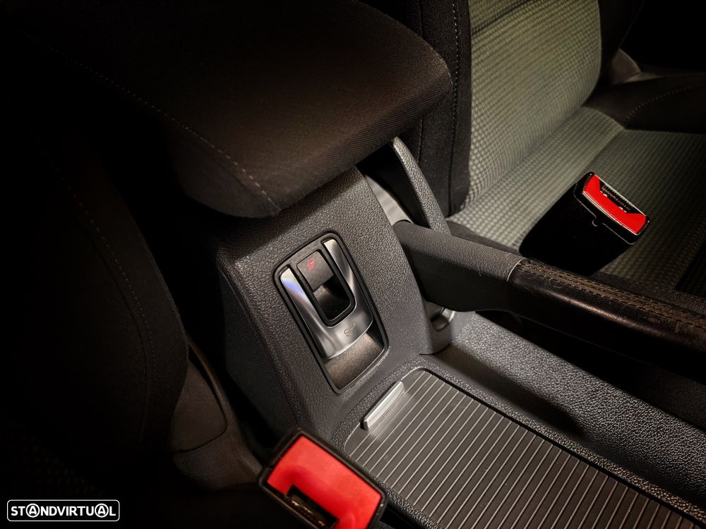 VW Golf Cabriolet 1.2 TSI BlueMotion Life - 28