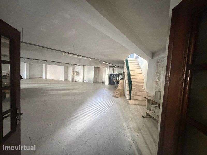 Fabrica com possibilidade de converter em habitação - Grande imagem: 2/7