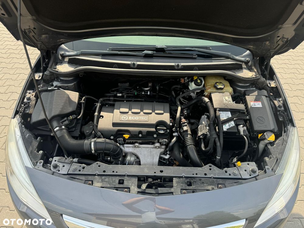 Opel Astra 1.4 Turbo Design Edition - 28