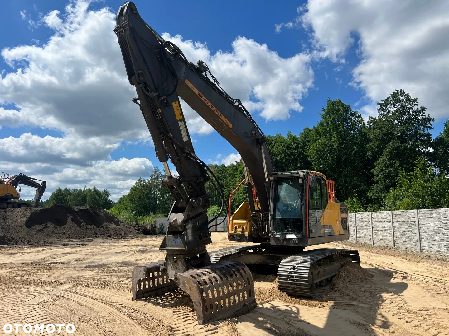 Volvo EC220 DL - 3