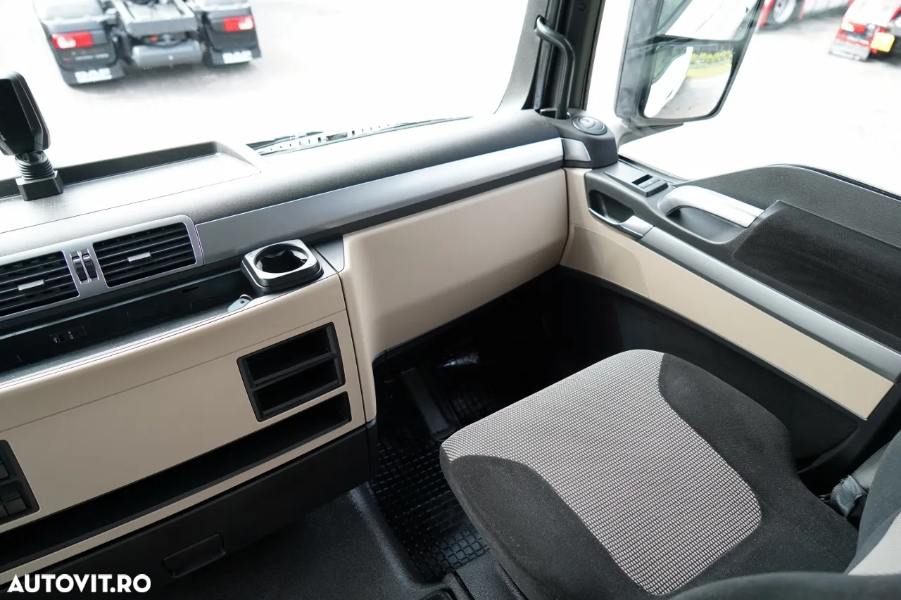 MAN TGX 18. 460 / MEGA / PLATĂ JOSĂ / ȘA REGLABILĂ / ANVELOPE 100% / NAVIGAȚIE / CONTRACT DE SERVICE POST-SERVICE - 31