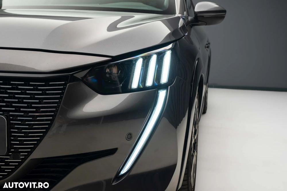 Peugeot 208 PureTech 100 EAT8 GT - 8