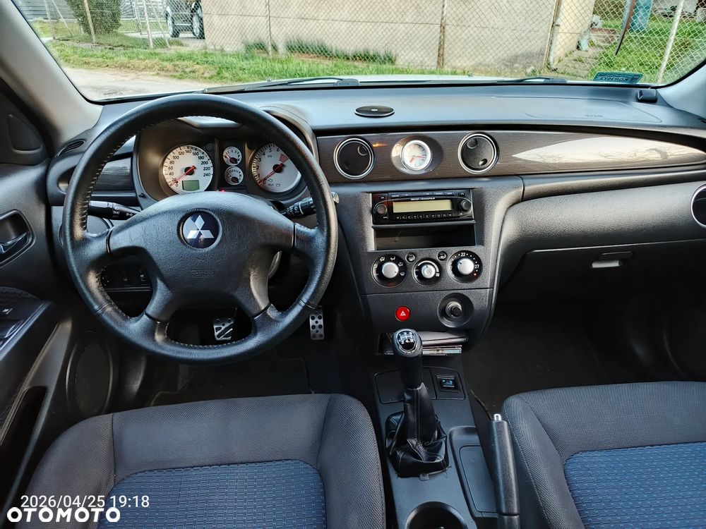 Mitsubishi Outlander 2.0 Intense DAKAR - 9