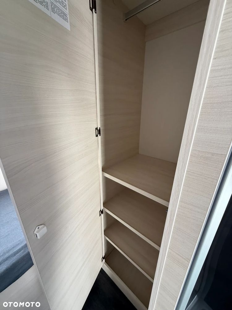 Ford CHALLENGER 380 - 19