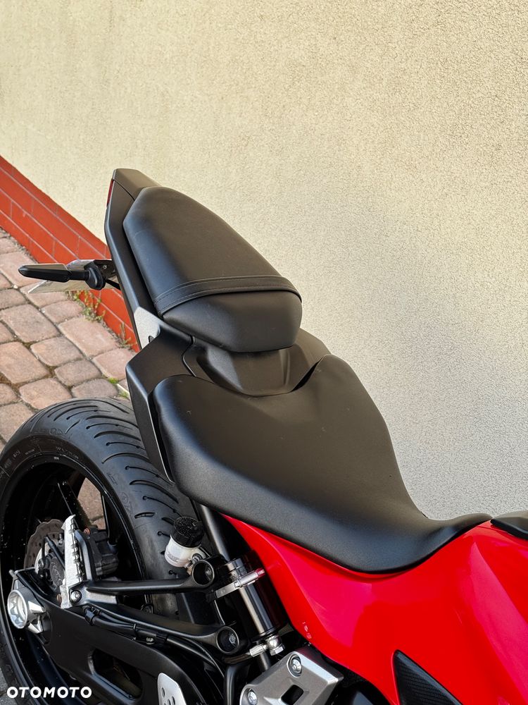 Yamaha MT - 9