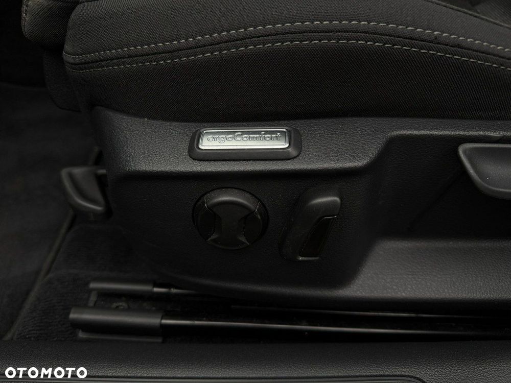 Volkswagen Passat 2.0 TDI BMT Highline DSG - 37
