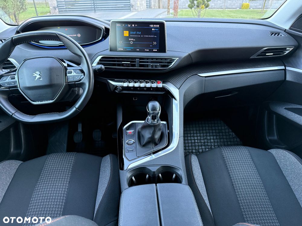 Peugeot 3008 1.2 PureTech Active Pack S&S - 17