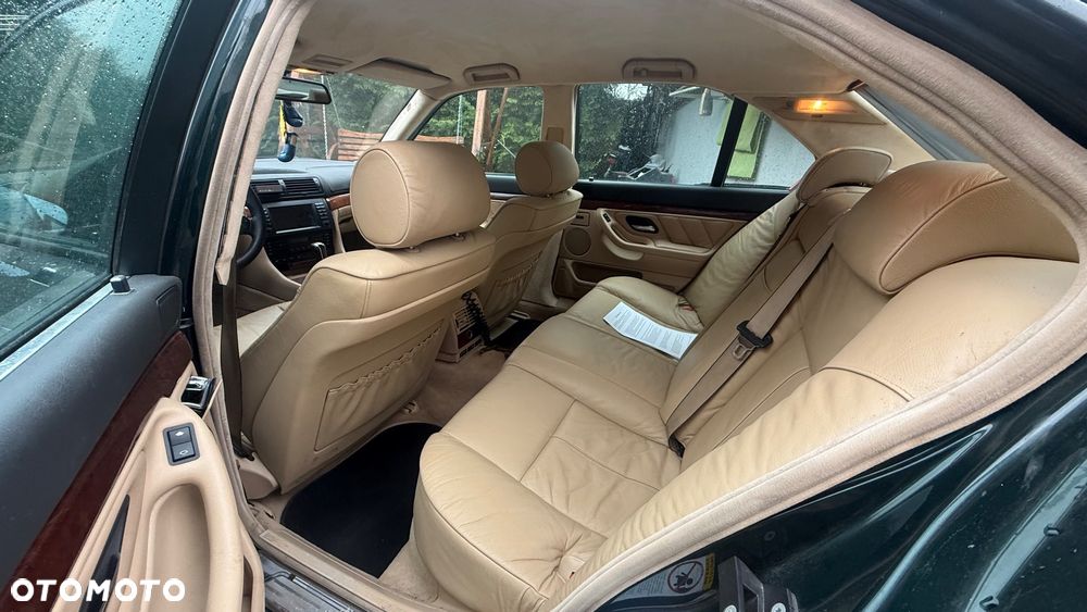 BMW Seria 7 - 16