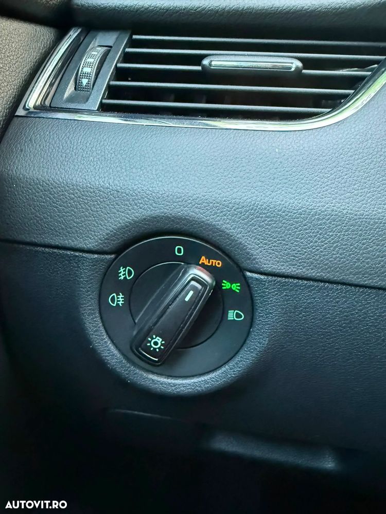 Skoda Octavia 1.6 TDI DSG Style - 11