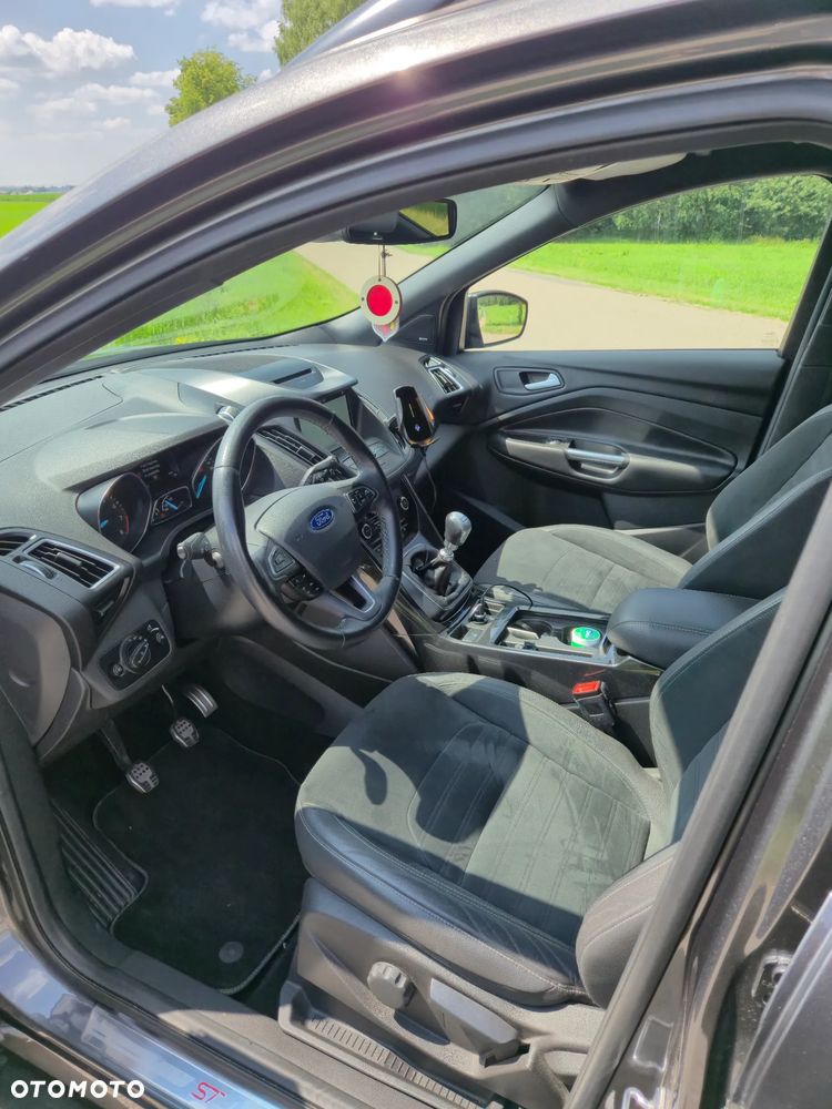 Ford Kuga 1.5 EcoBoost 2x4 ST-Line - 17