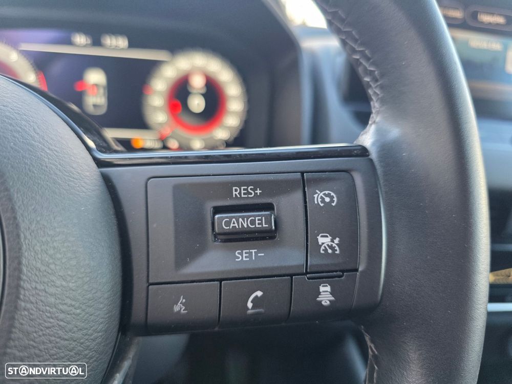 Nissan Qashqai 1.3 DIG-T N-Connecta - 18